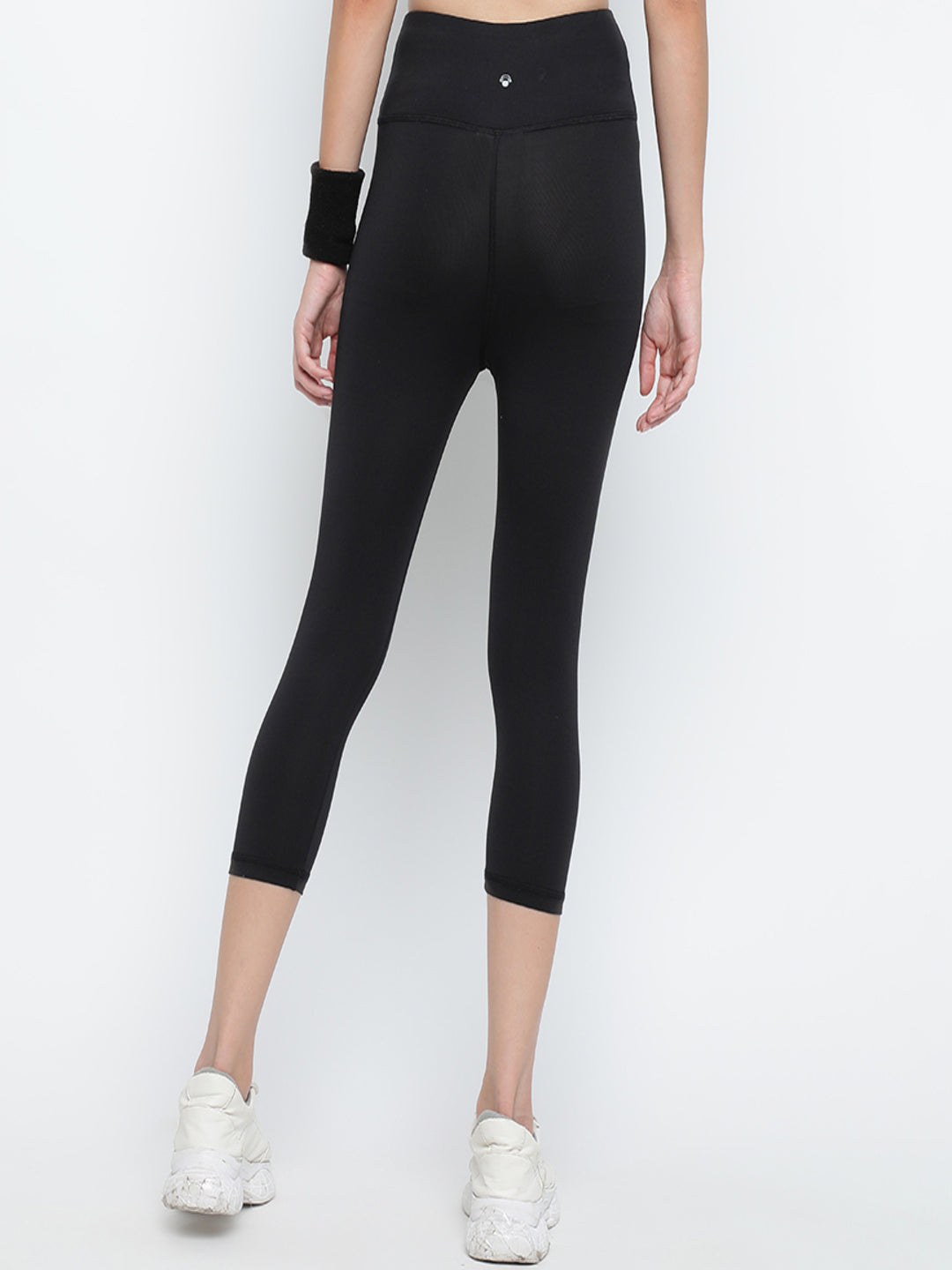 Desire Capris - Black