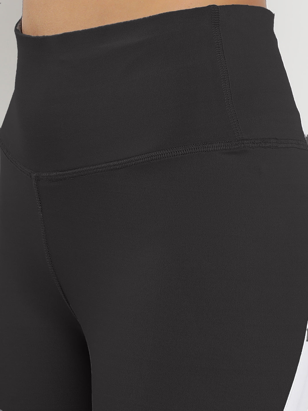 Momentum Sports Tight 23" - Black