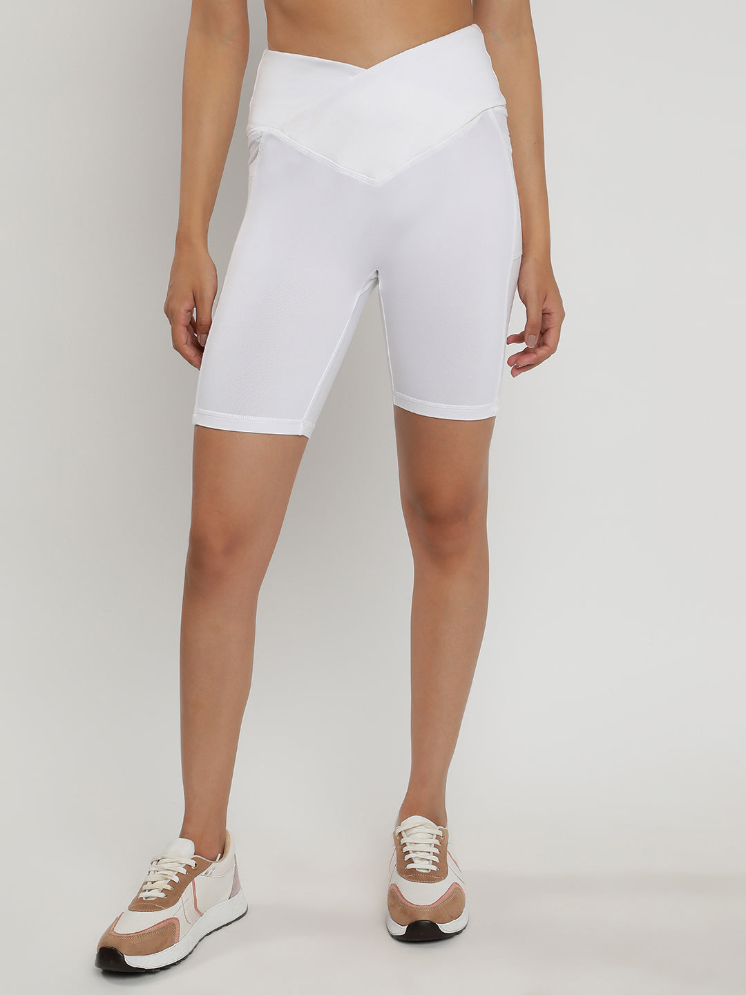 Empower shorts - White