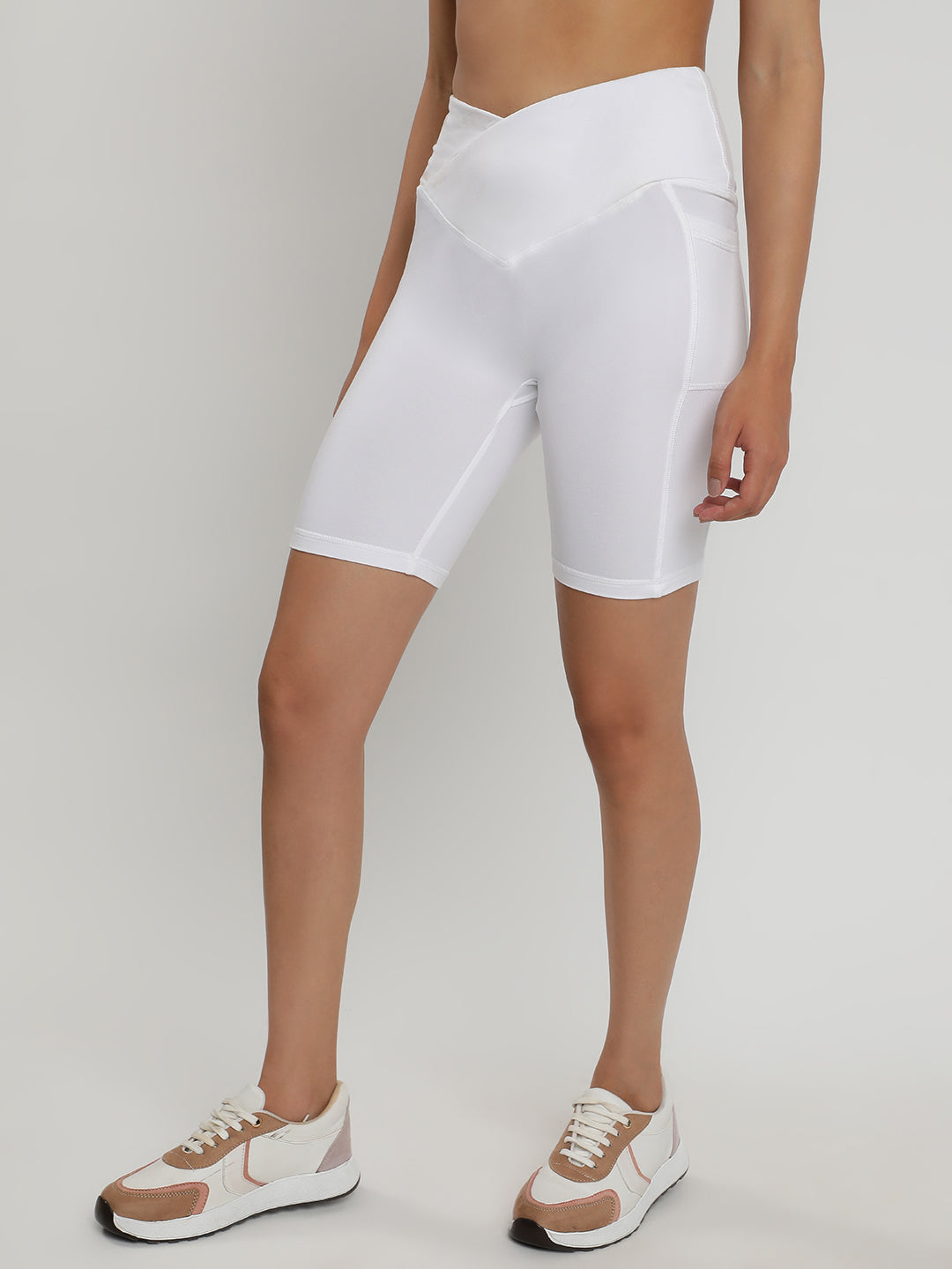 Empower shorts - White